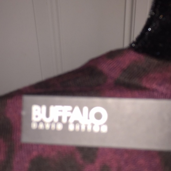 Buffalo David Bitton Ladies Lalita Plum Leo V-Neck Sweater Size Small NWT - Picture 8 of 15